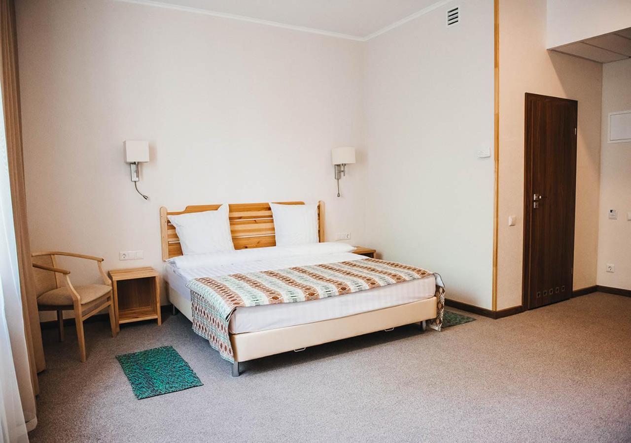 Green Park Hotel Airport Minsk Silichi Εξωτερικό φωτογραφία