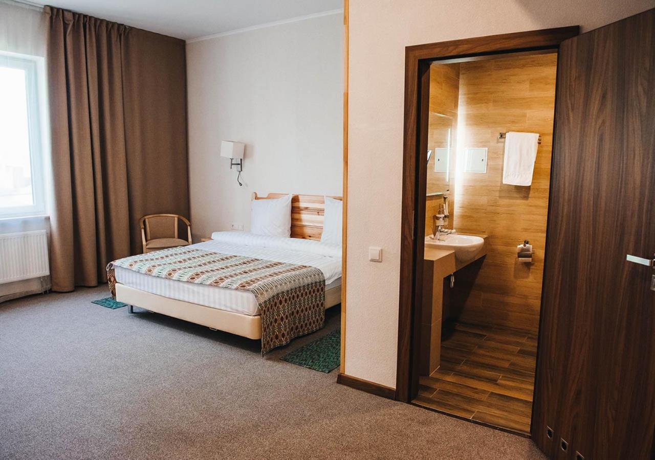 Green Park Hotel Airport Minsk Silichi Εξωτερικό φωτογραφία
